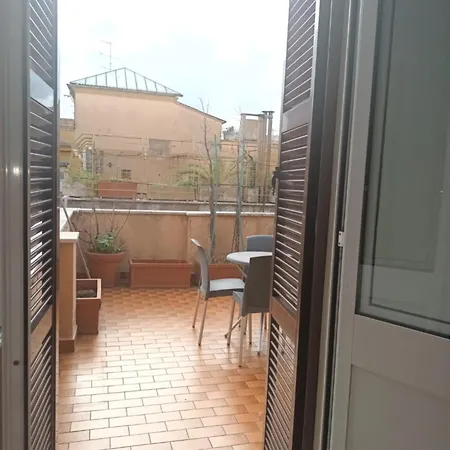Lazzari *